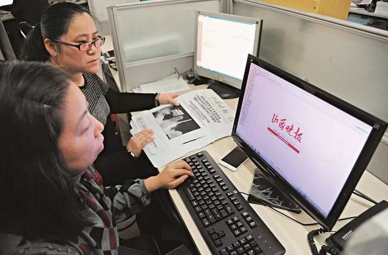 记者节特别策划丨山晚24小时:忙到后半夜,报社大楼里除了保安就是我们